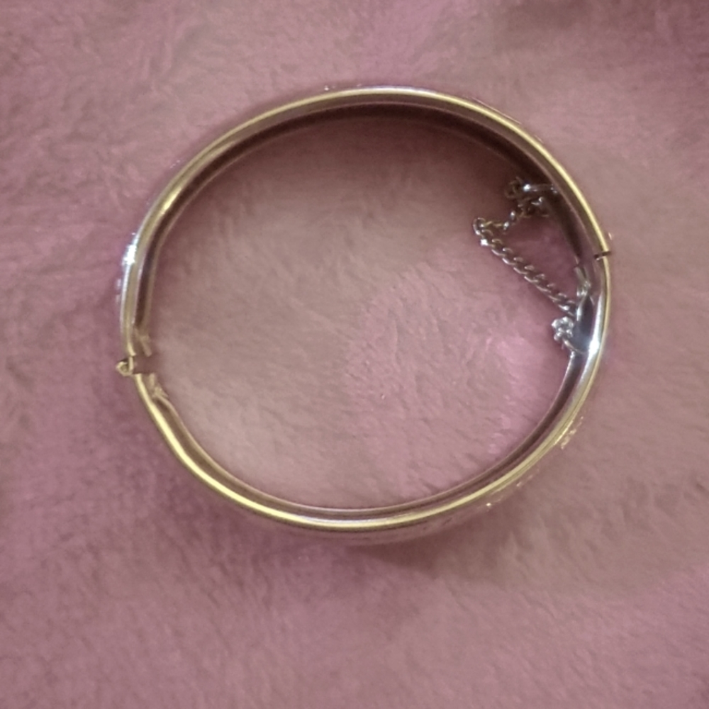 .925 Sterling Silver Bracelet with Floral Vine Engraving Details